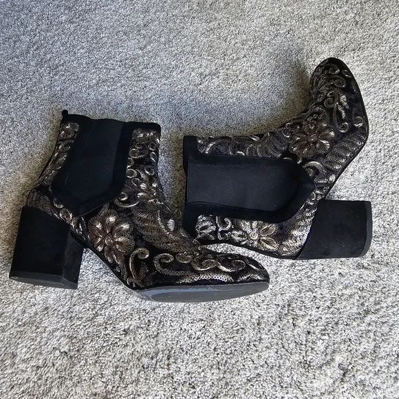 Stuart Weitzman Mediate Black Radiant Velvet Gold Sequins bootie Size 10 - Picture 12 of 17